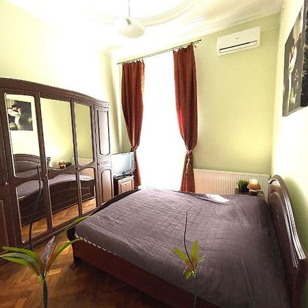 3 Rooms Apartments In The City Centr Lviv Exterior photo