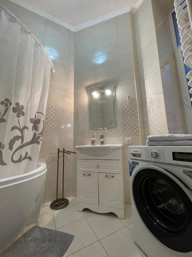 3 Rooms Apartments In The City Centr Lviv Exterior photo