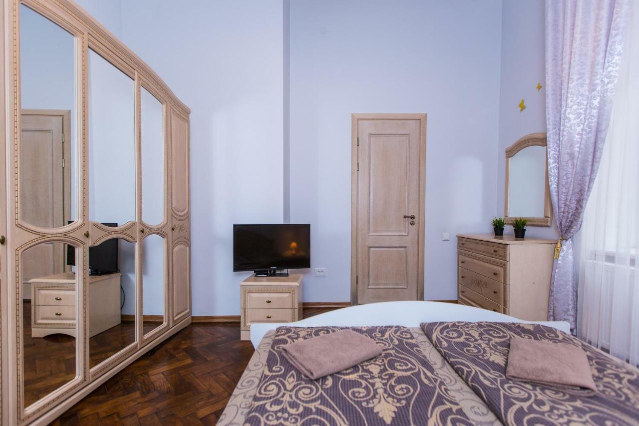 3 Rooms Apartments In The City Centr Lviv Exterior photo