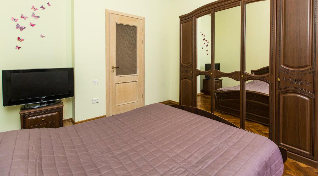 3 Rooms Apartments In The City Centr Lviv Exterior photo