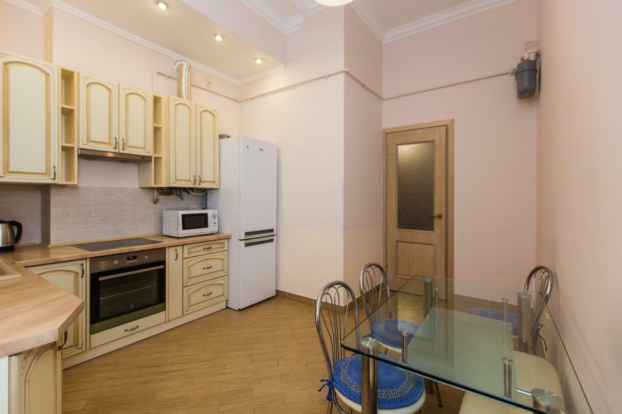 3 Rooms Apartments In The City Centr Lviv Exterior photo