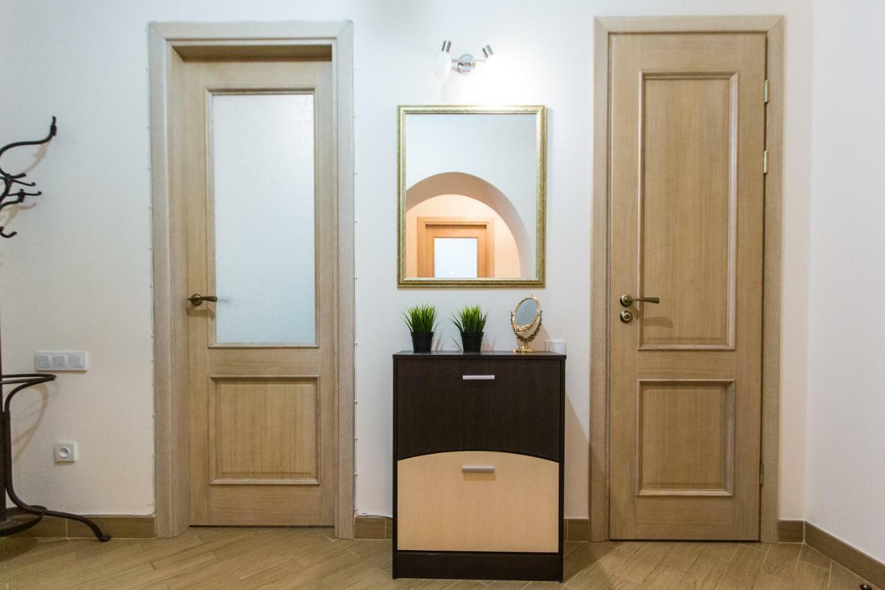 3 Rooms Apartments In The City Centr Lviv Exterior photo