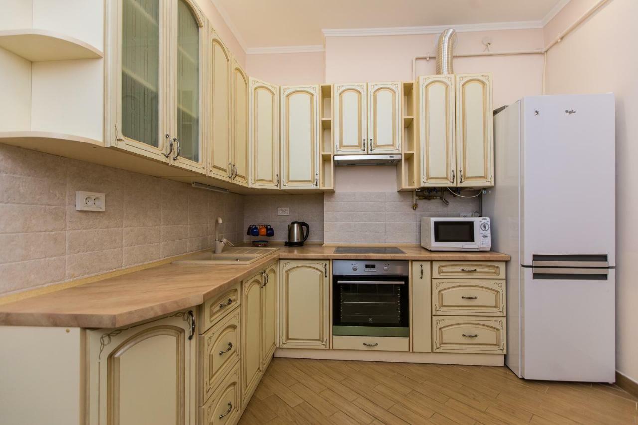 3 Rooms Apartments In The City Centr Lviv Exterior photo
