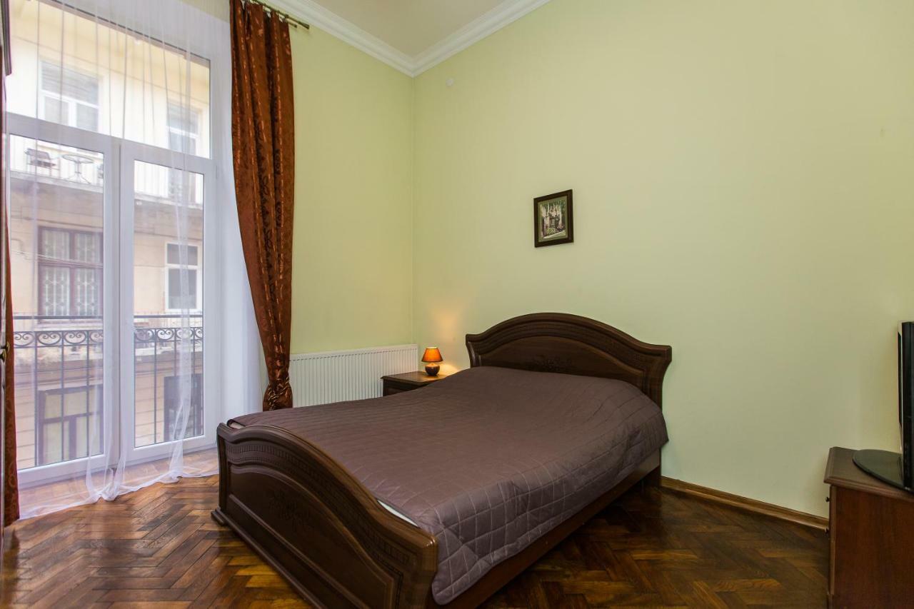 3 Rooms Apartments In The City Centr Lviv Exterior photo